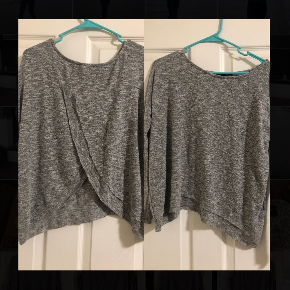 Gray Flowy Top with slit on back | American Eagle